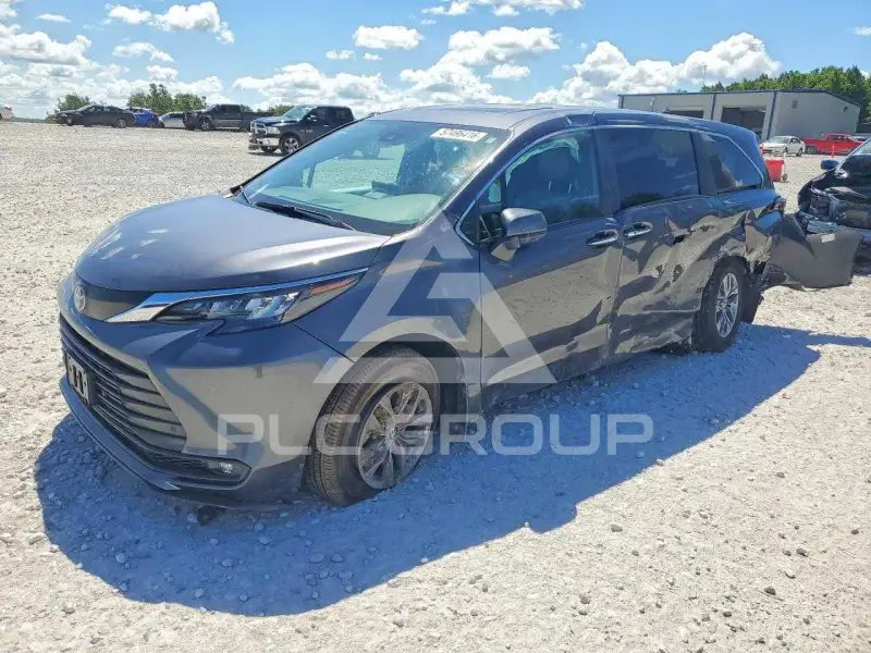 2025 Toyota SIENNA фото