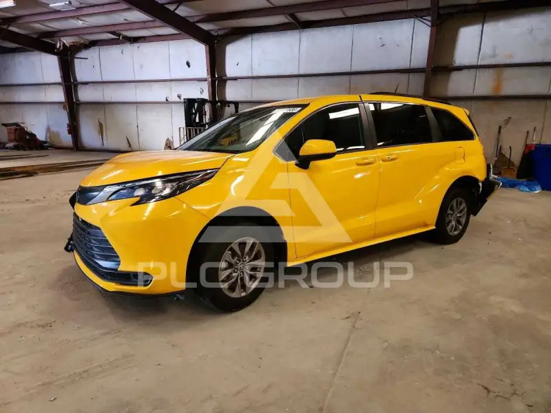 2025 Toyota SIENNA photo