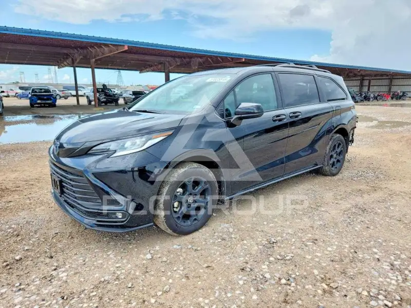 2025 Toyota SIENNA фото