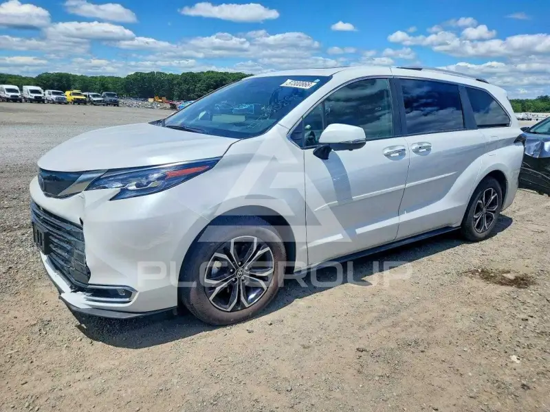 2025 Toyota SIENNA фото