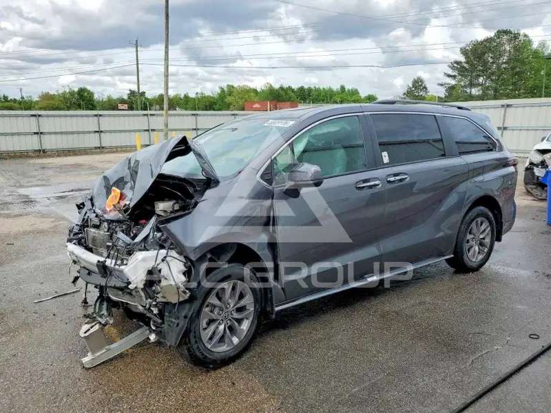 2025 Toyota SIENNA фото