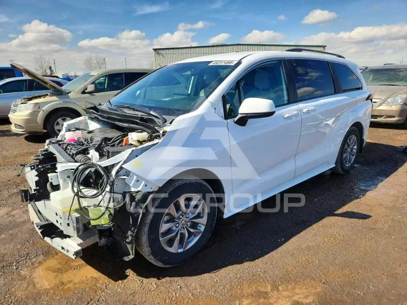 2025 Toyota SIENNA фото