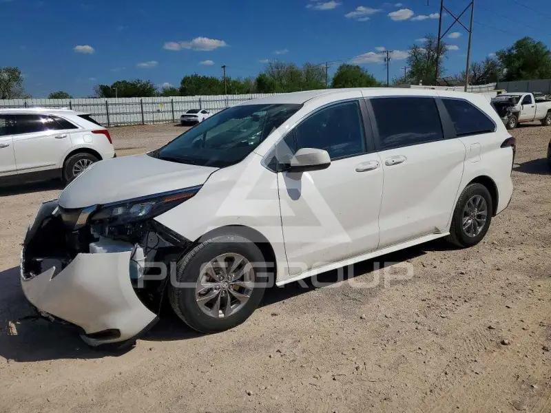 2025 Toyota SIENNA photo