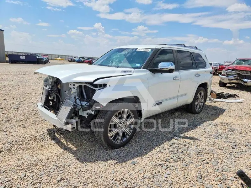 2025 Toyota SEQUOIA photo