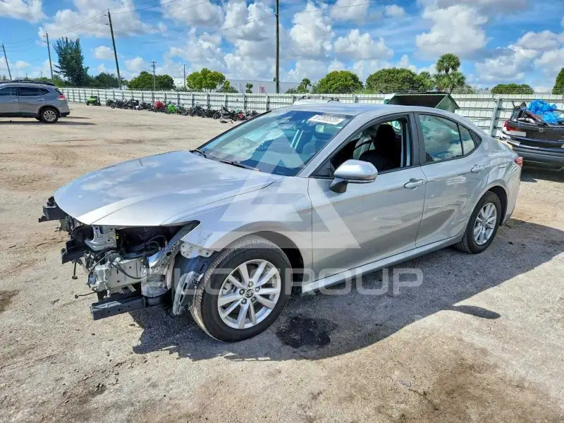 2025 Toyota CAMRY фото