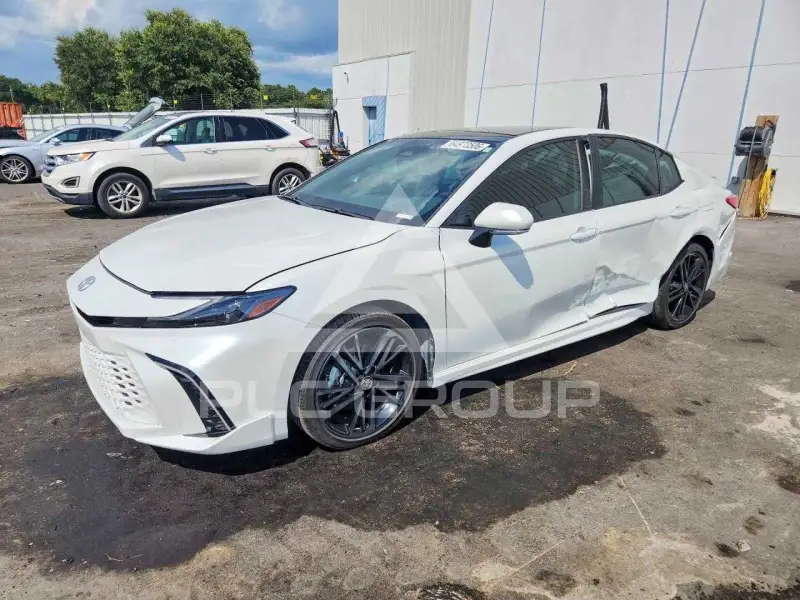 2025 Toyota CAMRY фото