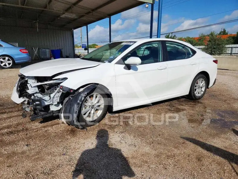 2025 Toyota CAMRY photo