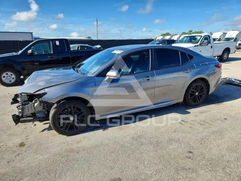 2025 Toyota CAMRY фото