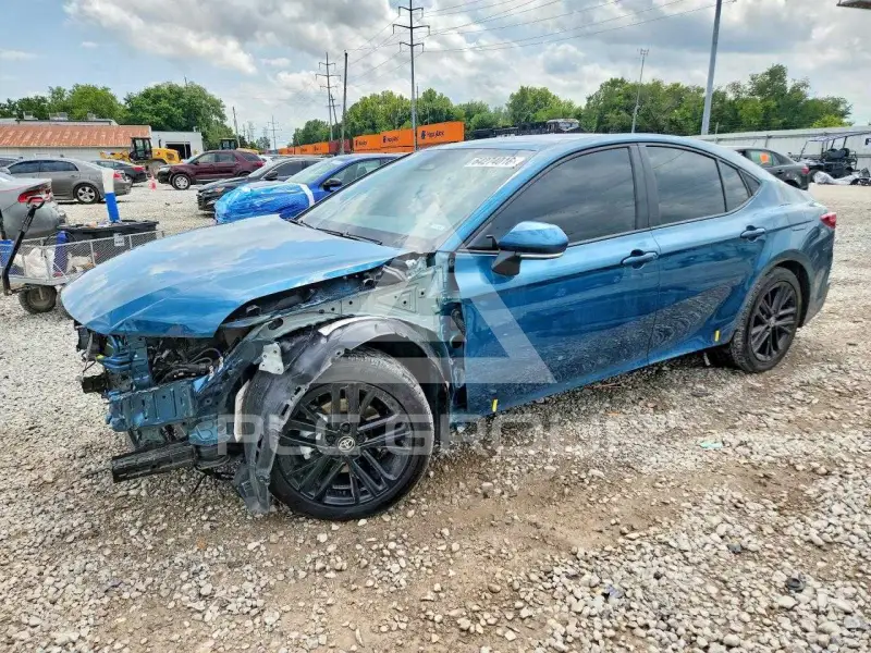 2025 Toyota CAMRY фото