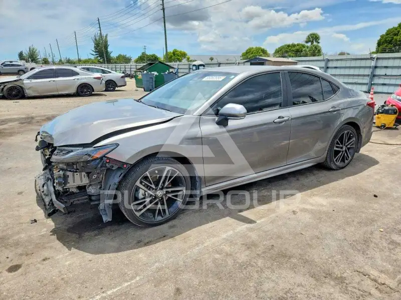 2025 Toyota CAMRY photo