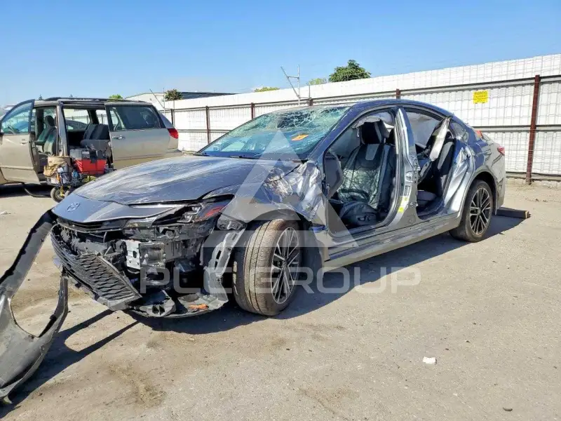 2025 Toyota CAMRY фото