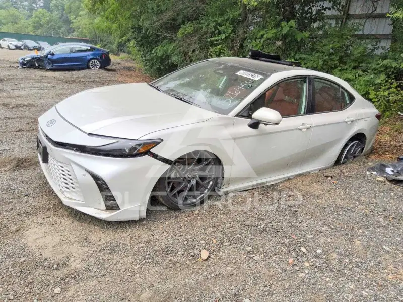 2025 Toyota CAMRY photo