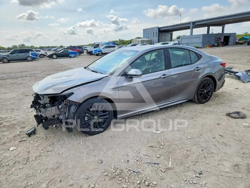 2025 Toyota CAMRY фото