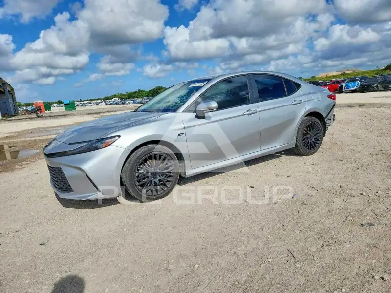 2025 Toyota CAMRY photo