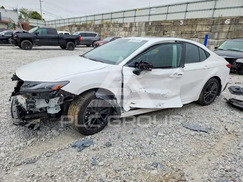 2025 Toyota CAMRY фото