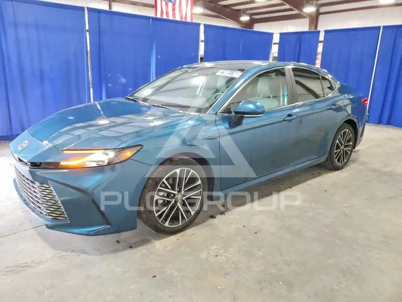 2025 Toyota CAMRY photo