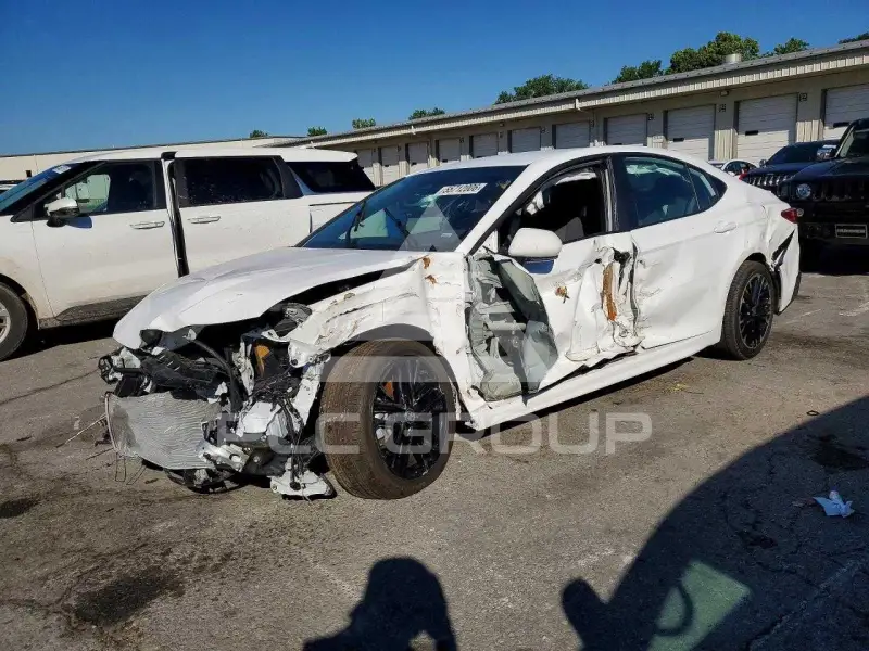 2025 Toyota CAMRY фото