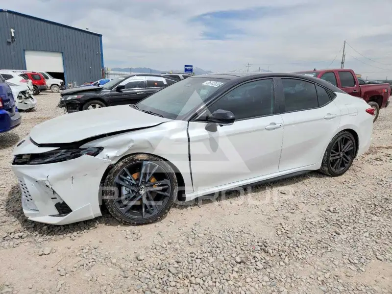 2025 Toyota CAMRY photo