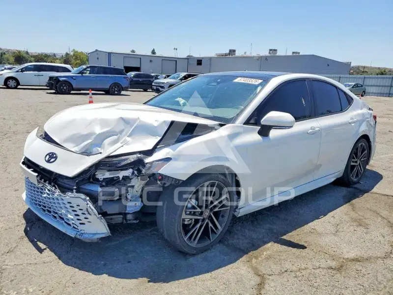 2025 Toyota CAMRY фото