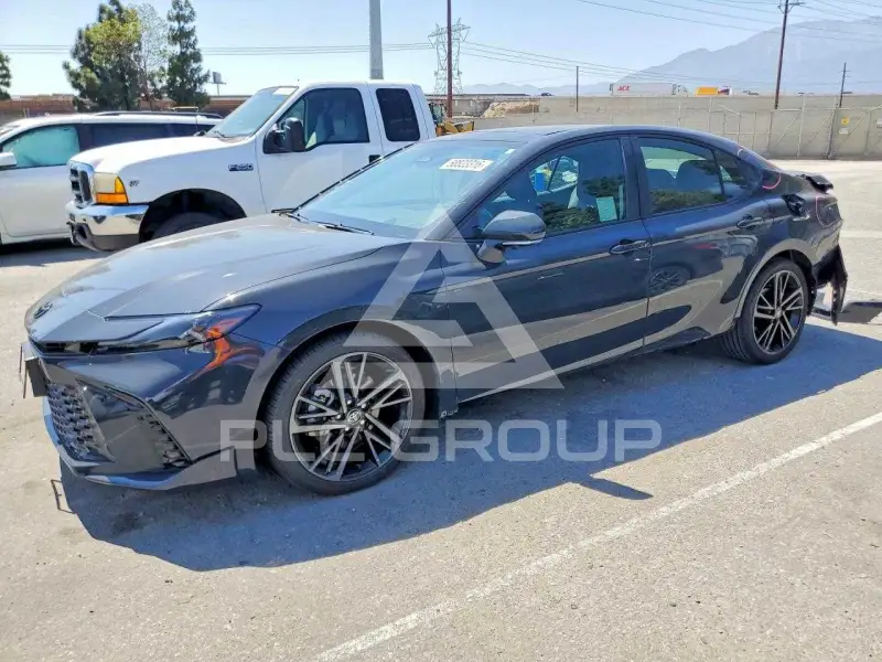 2025 Toyota CAMRY фото