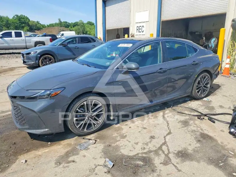 2025 Toyota CAMRY фото