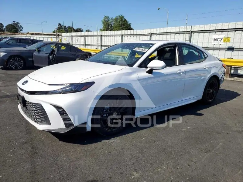 2025 Toyota CAMRY фото