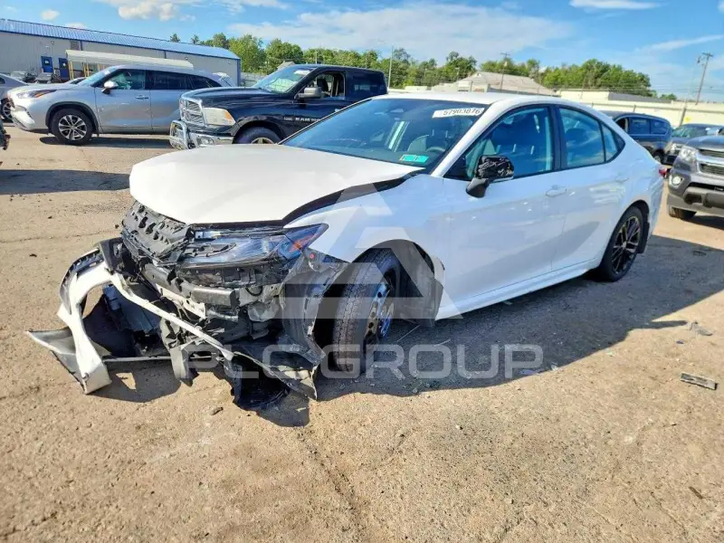 2025 Toyota CAMRY photo