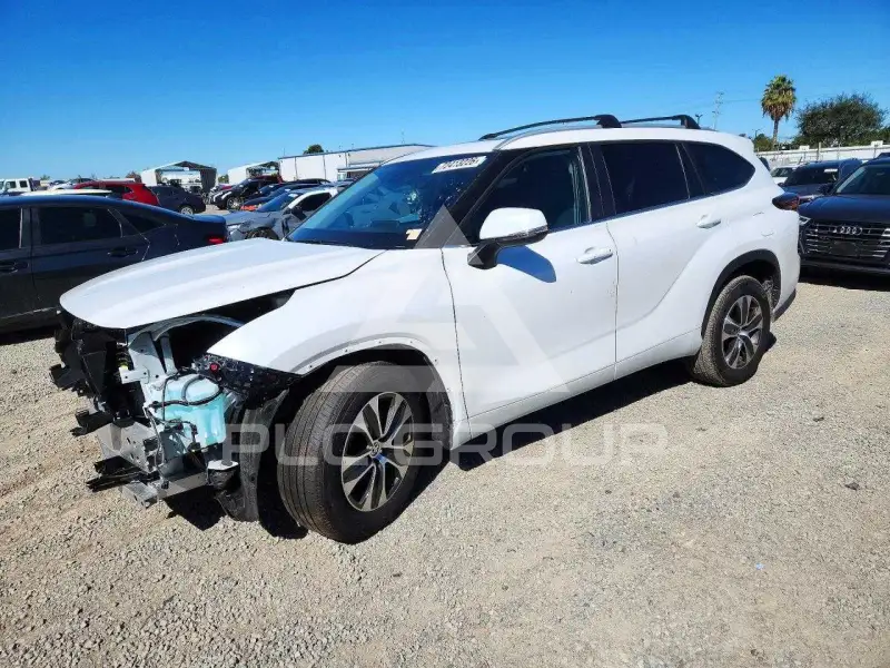2025 Toyota Highlander фото
