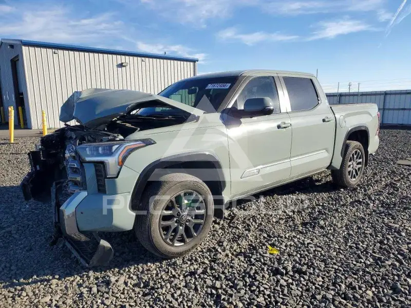 2025 Toyota TUNDRA фото