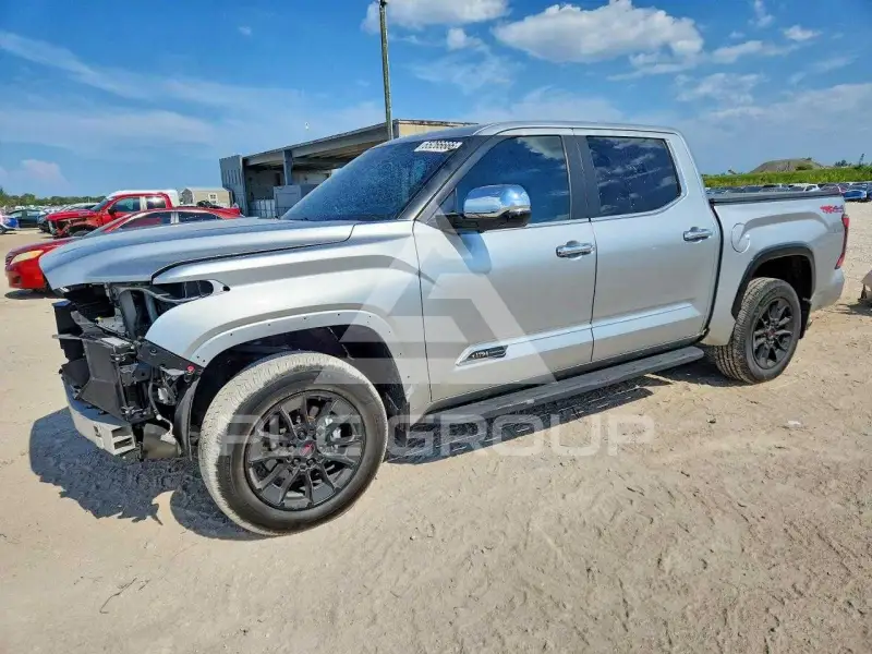 2025 Toyota TUNDRA фото
