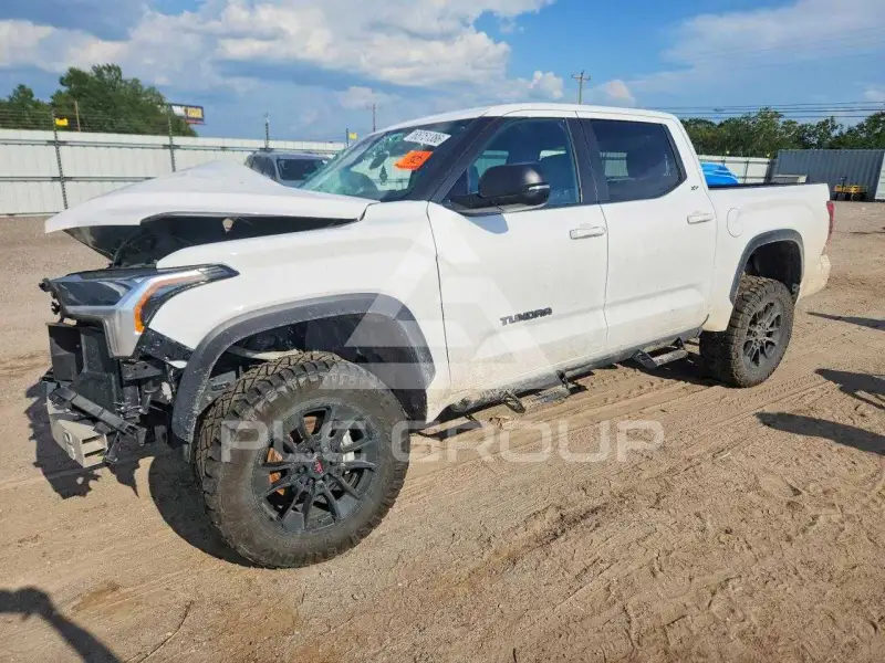 2025 Toyota TUNDRA photo