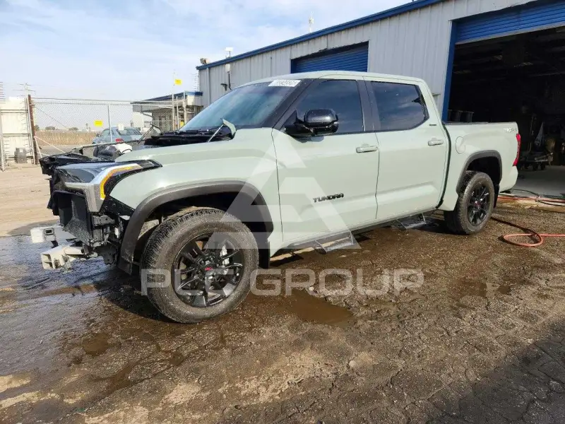 2025 Toyota TUNDRA фото