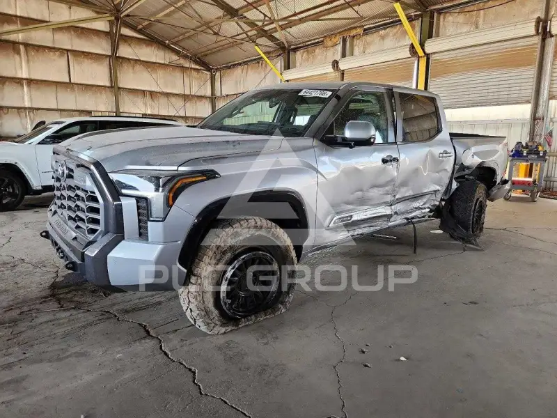 2025 Toyota TUNDRA фото