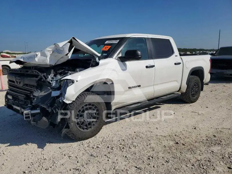 2025 Toyota TUNDRA фото