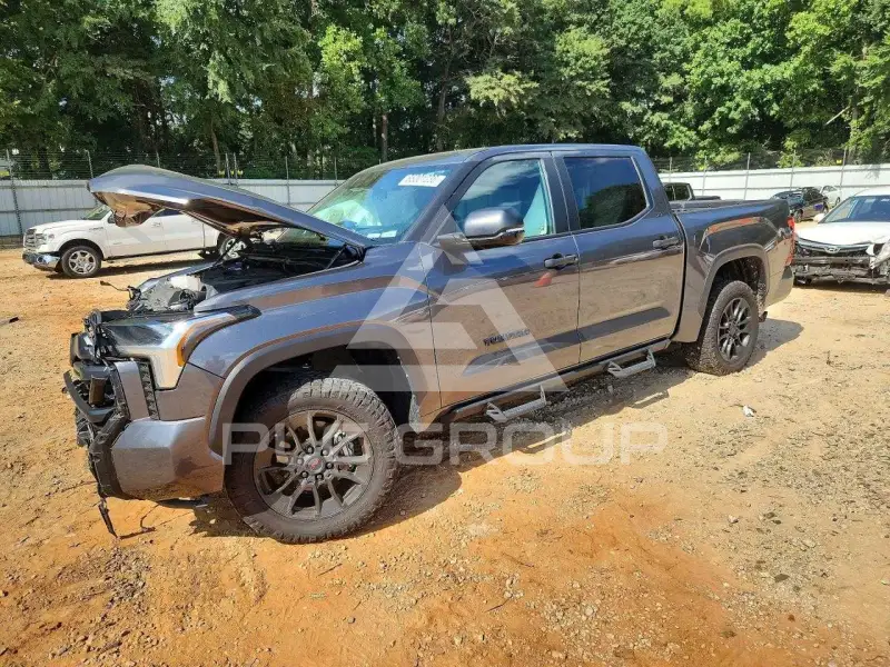 2025 Toyota TUNDRA фото