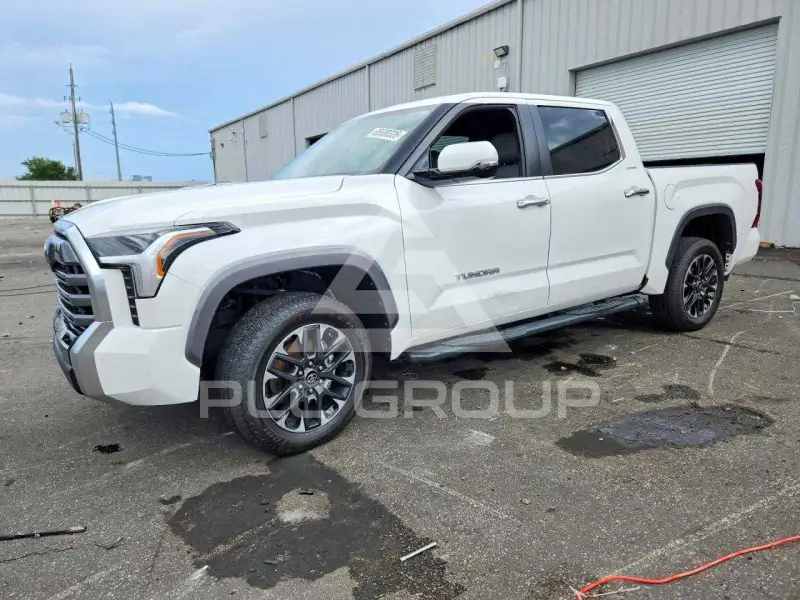 2025 Toyota TUNDRA фото