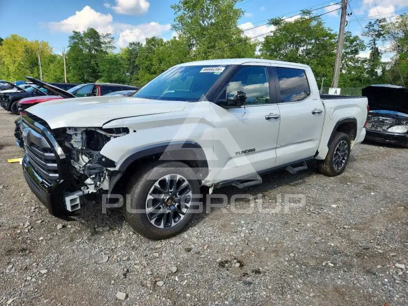 2025 Toyota TUNDRA фото