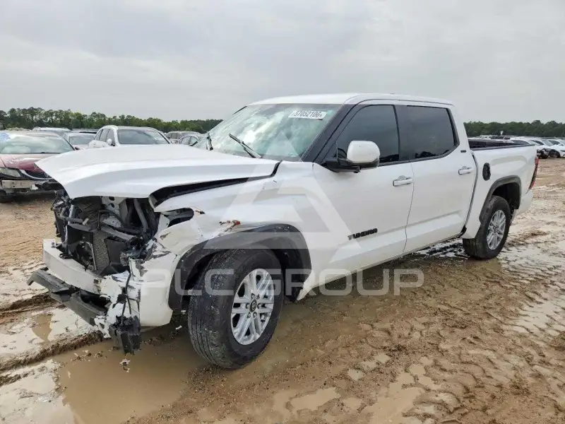 2025 Toyota TUNDRA photo