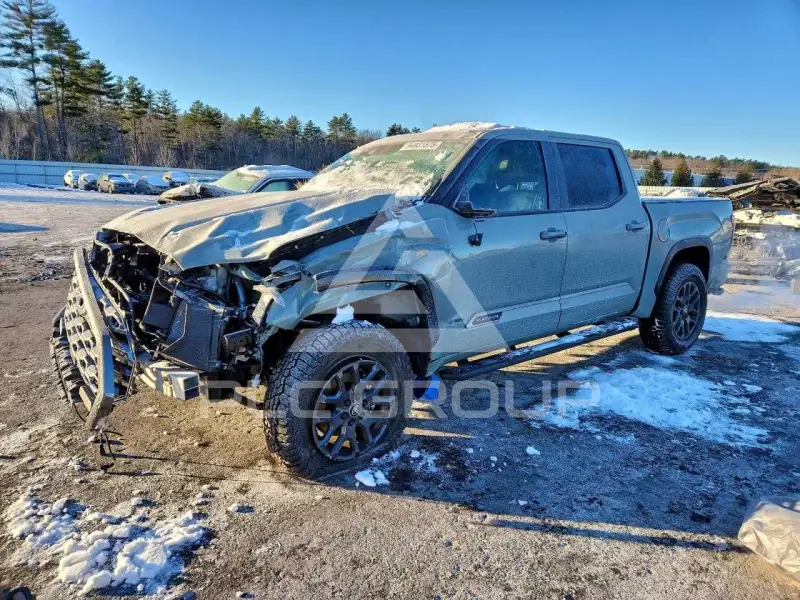 2025 Toyota TUNDRA фото