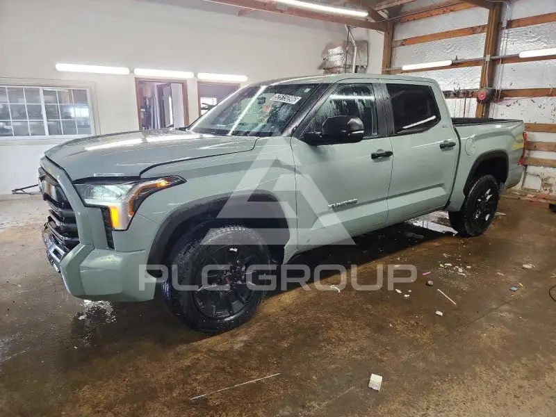 2025 Toyota TUNDRA фото