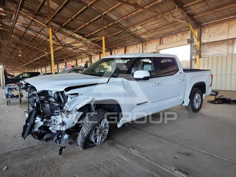2025 Toyota TUNDRA photo