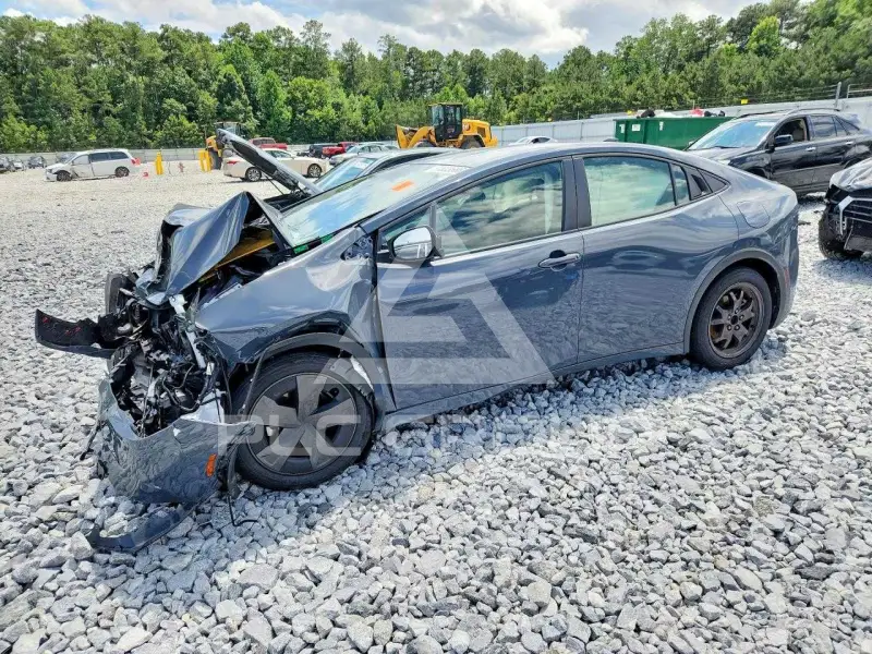 2025 Toyota PRIUS photo