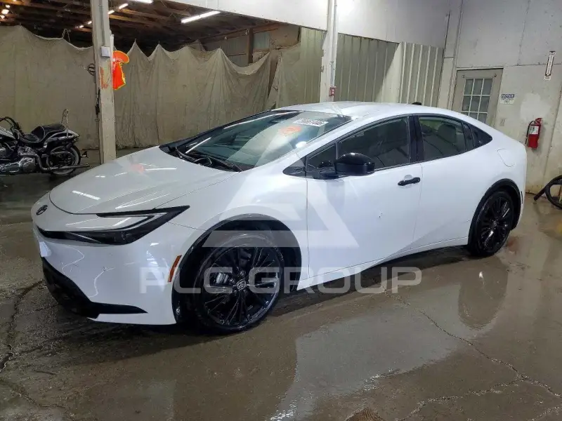 2025 Toyota PRIUS photo