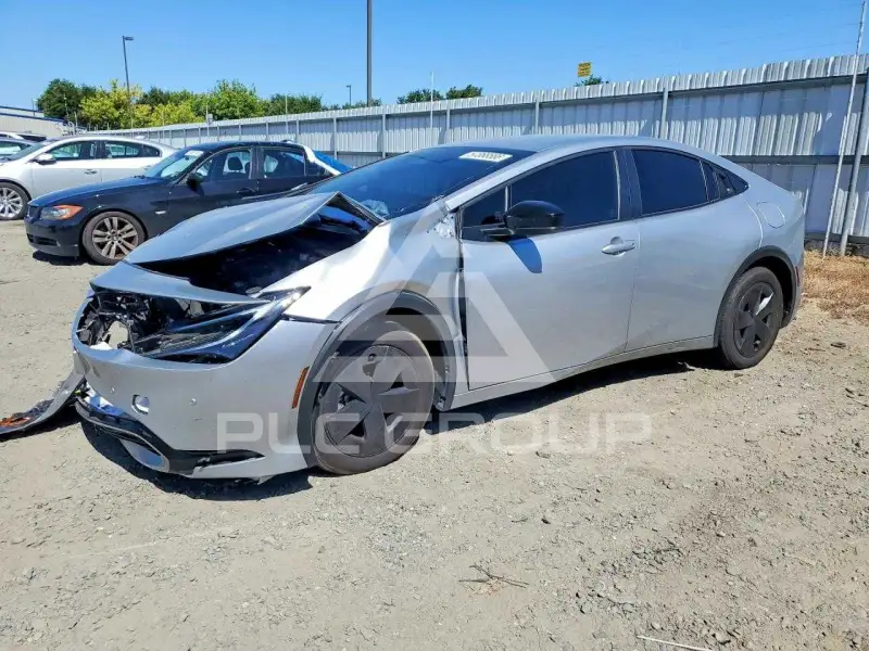 2025 Toyota PRIUS фото