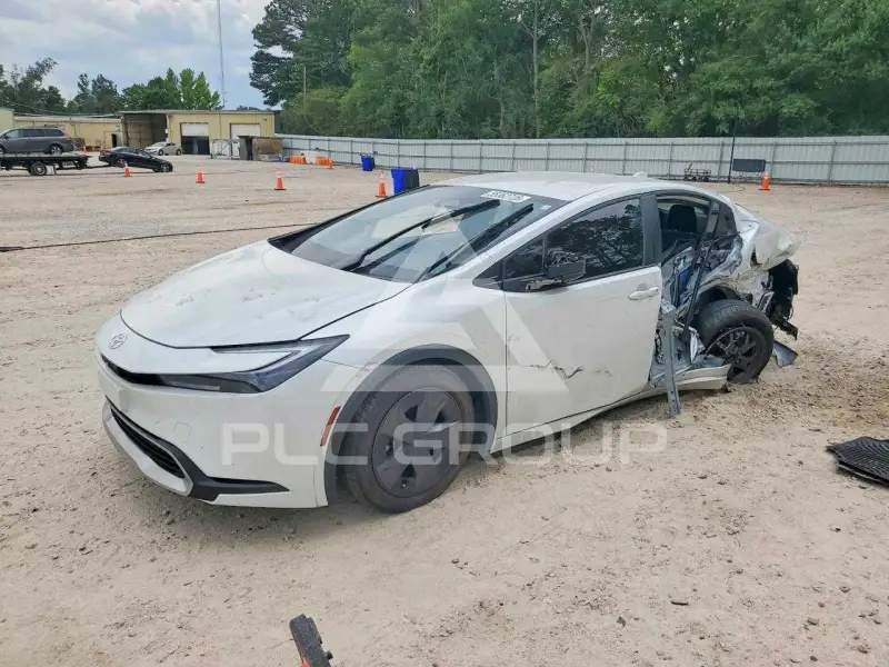 2025 Toyota PRIUS фото