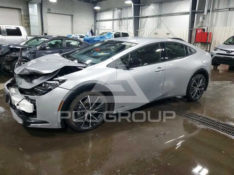 2025 Toyota PRIUS фото