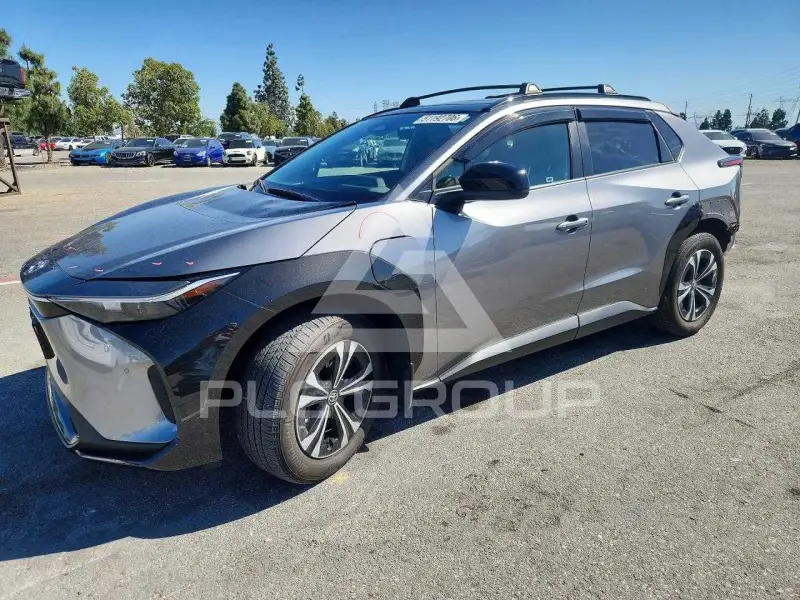 2025 Toyota bZ4X фото