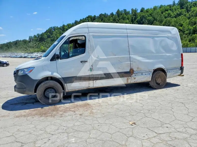 2025 Mercedes Benz Sprinter photo