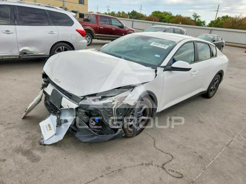 2025 KIA K4 фото