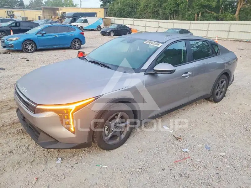 2025 KIA K4 фото